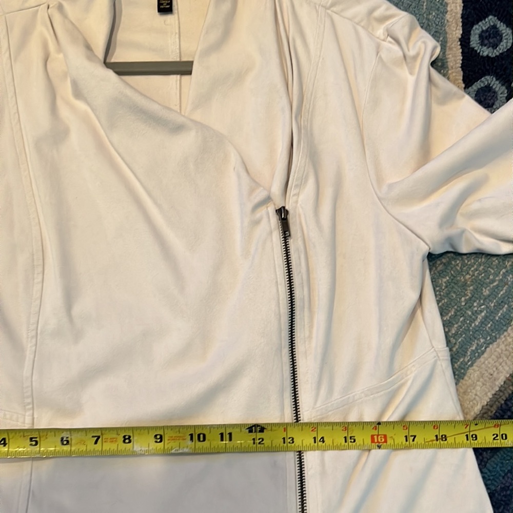 Jacket - Picture 10 of 10